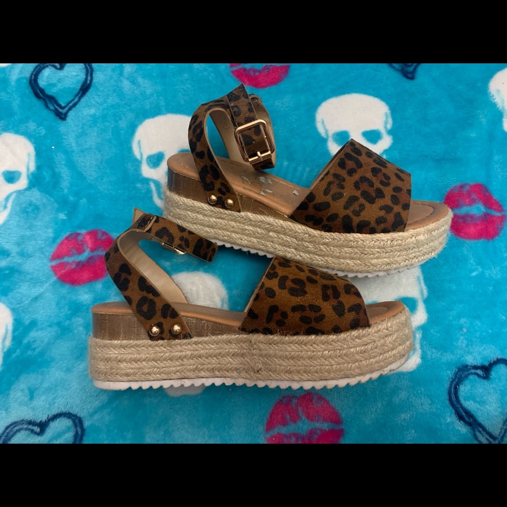 Nicole Miller girls size 13 leopard wedge sandals